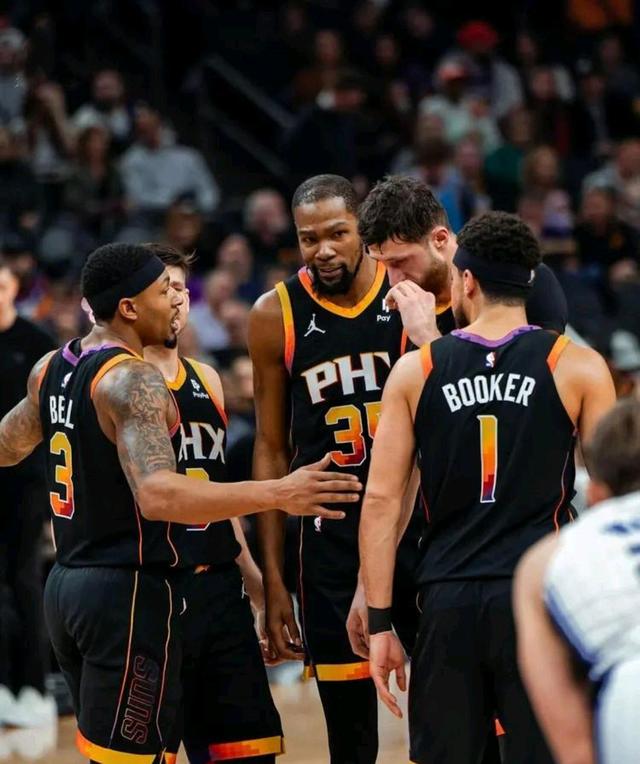 穆古鲁扎巅峰对决,字母哥与70激战公牛分钟,败北胜负难料!  穆古鲁扎巅峰对决,字母哥与70激战公牛分钟,败北胜负难料!