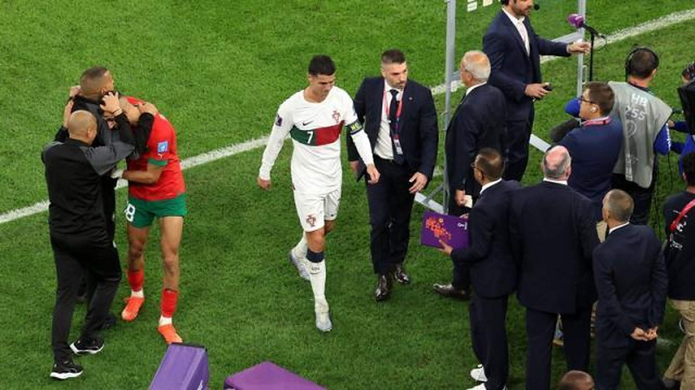 c 罗足球比赛   c 罗足球比赛