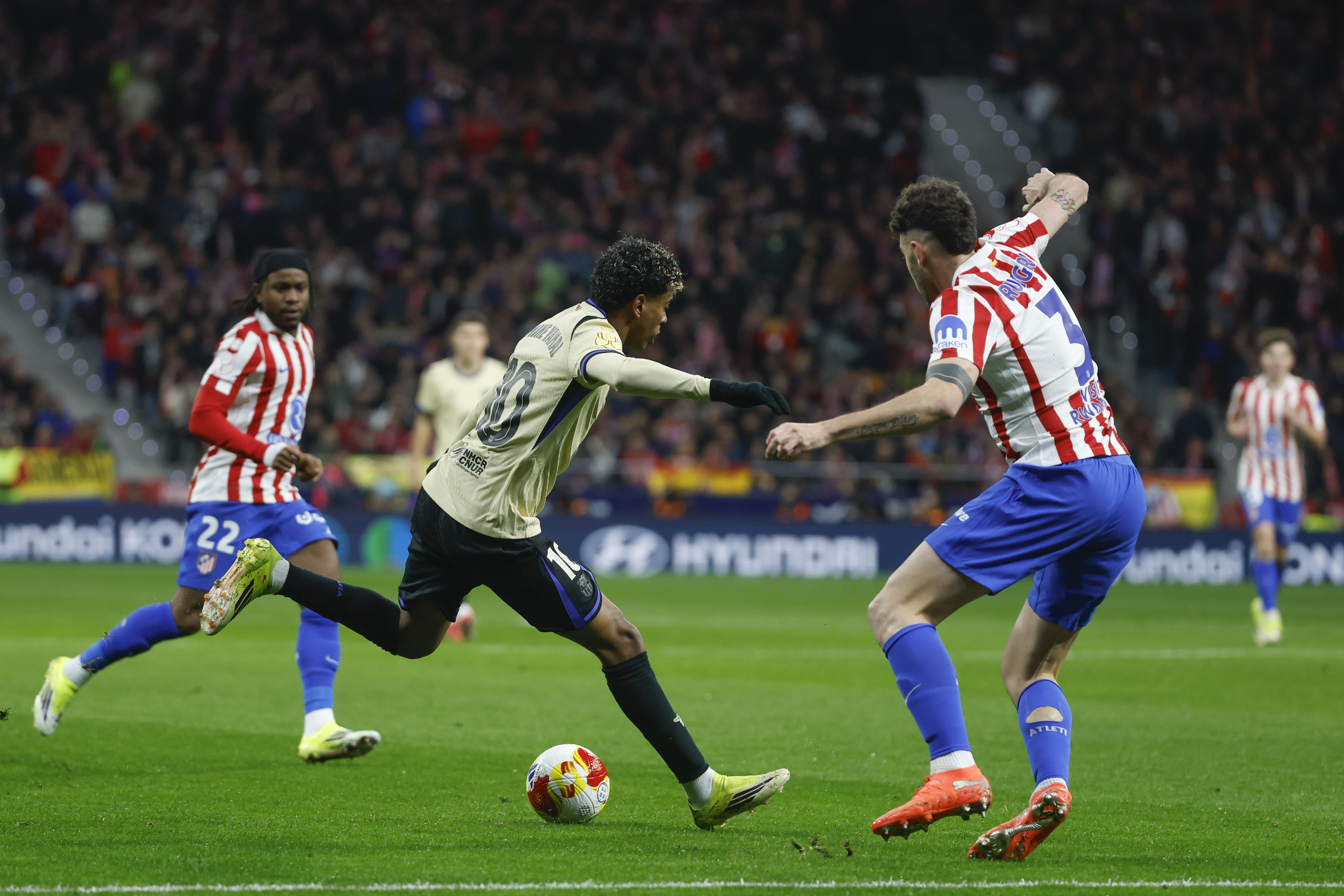 包含集结日葡萄牙体育备战国王杯马德里竞技今晨防线松动之后，里昂主帅复盘备战葡超的词条